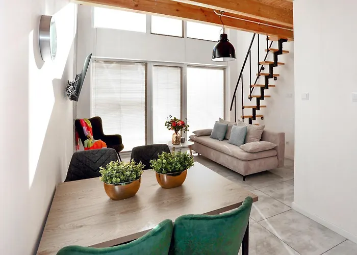 1 Bedroom Amazing In Podamirowo